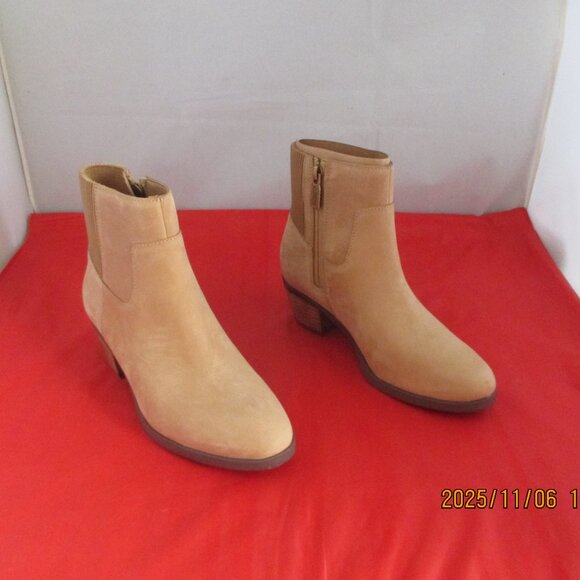 Vionic Shantelle Nubuck Heels Ankle Boots $170 - US Size 5 - Wheat - 1400 - Picture 5 of 10